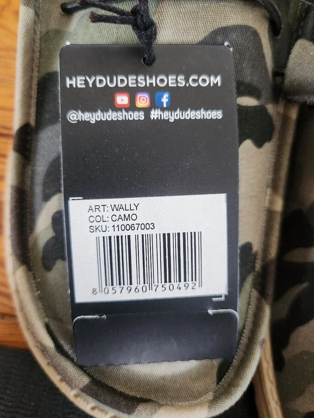 HEYDUDE Men's Wally Canvas Camo Shoes, Size 9 NIB